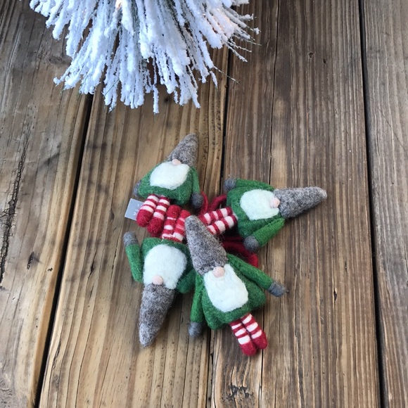 Pottery Barn Adorably Cute Gnome Handcrafted Wool Felt Napkin Rings - Set Of 4 - Picture 4 of 16